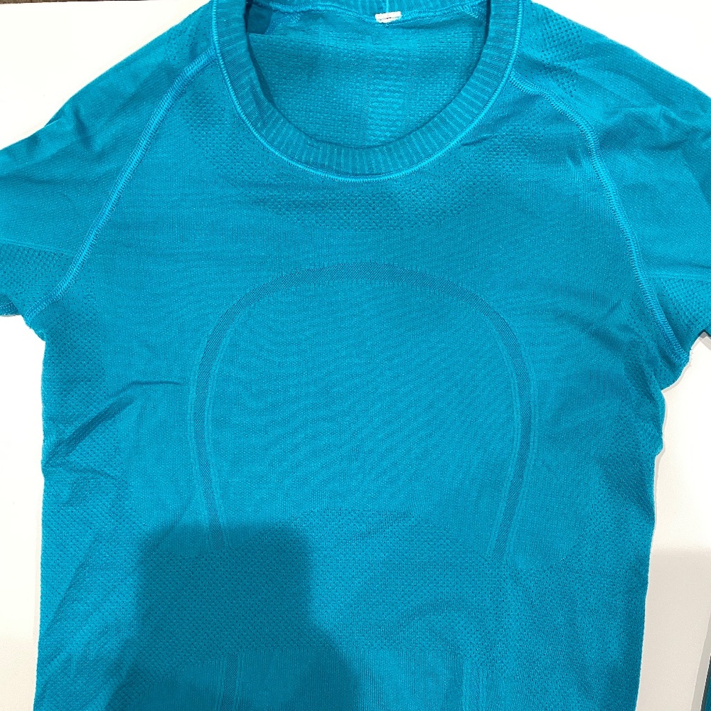 LULULEMON SIZE 6 long sleeve shirt